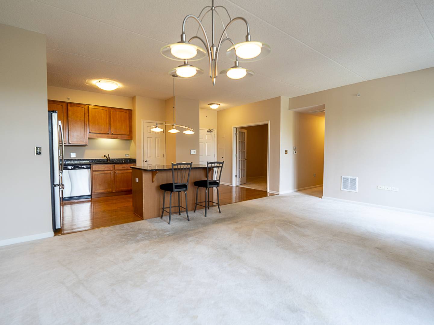 77 N Quentin RD #310, Palatine, IL 60067