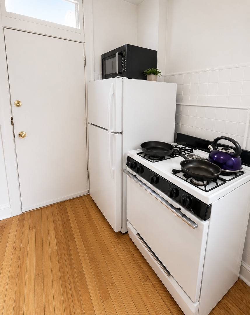 1726 W Carmen AVE #3F, Chicago, IL 60640