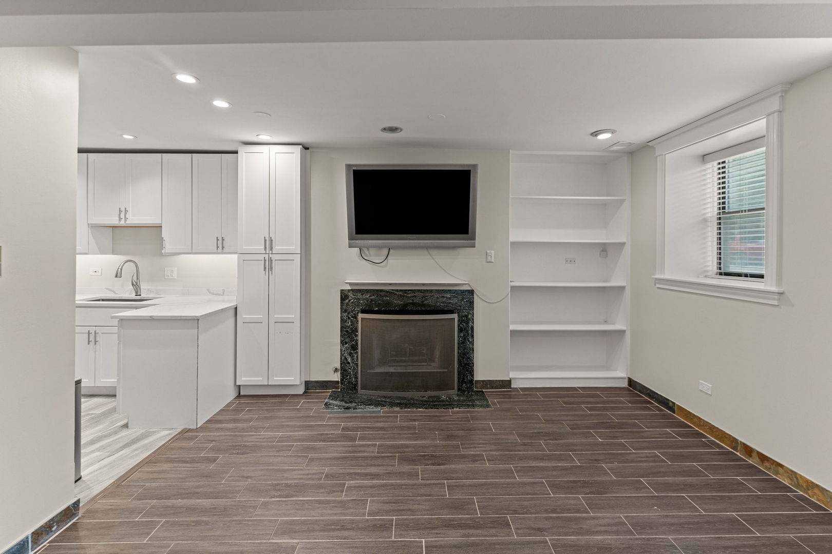 4214 N Kenmore AVE #GF, Chicago, IL 60613