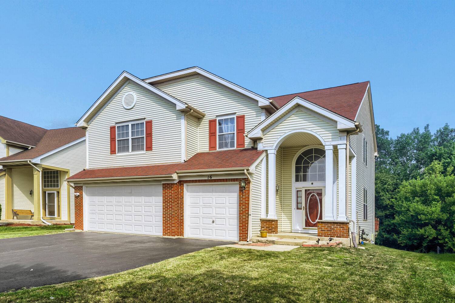 16 CLOVER CIR, Streamwood, IL 60107