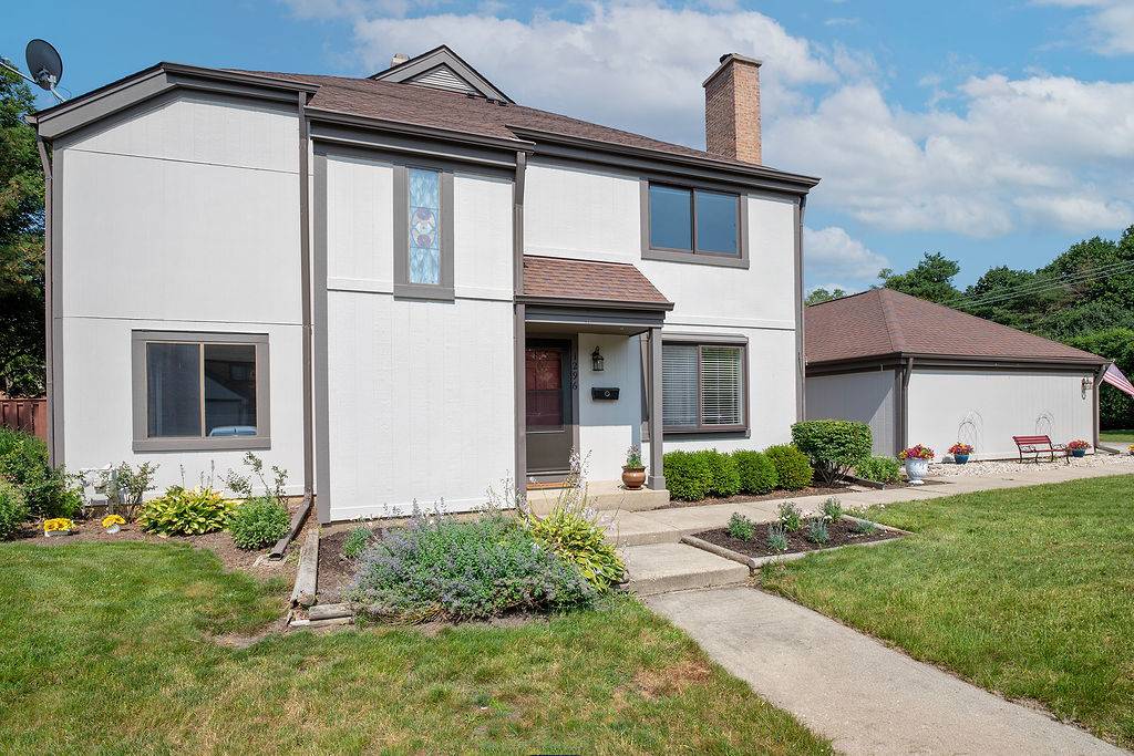 1296 Farnsworth LN, Buffalo Grove, IL 60089