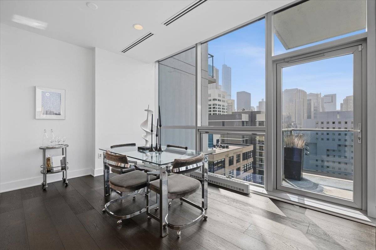 110 W Superior ST #1602, Chicago, IL 60654