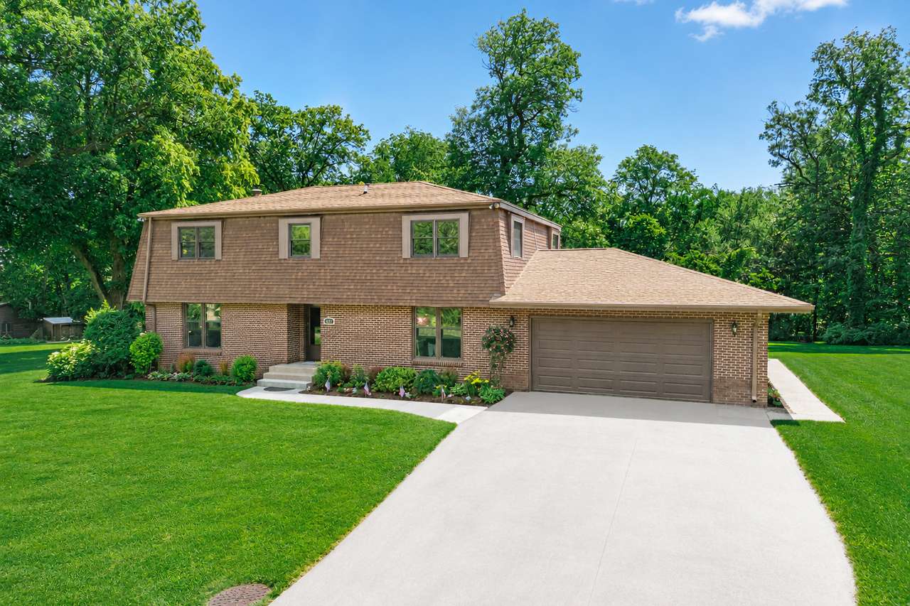 450 Marstonmoor RD, Davis, IL 61019