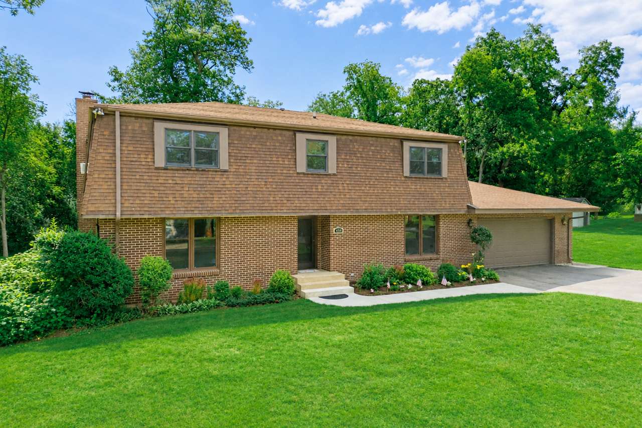 450 Marstonmoor RD, Davis, IL 61019