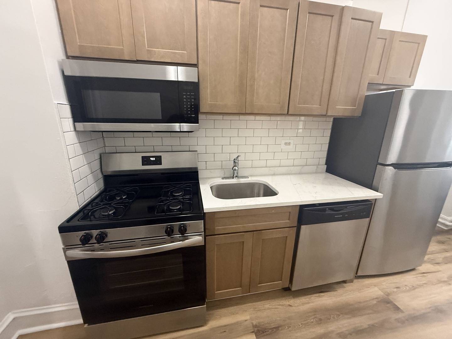 6748 N Ashland AVE #L3, Chicago, IL 60626