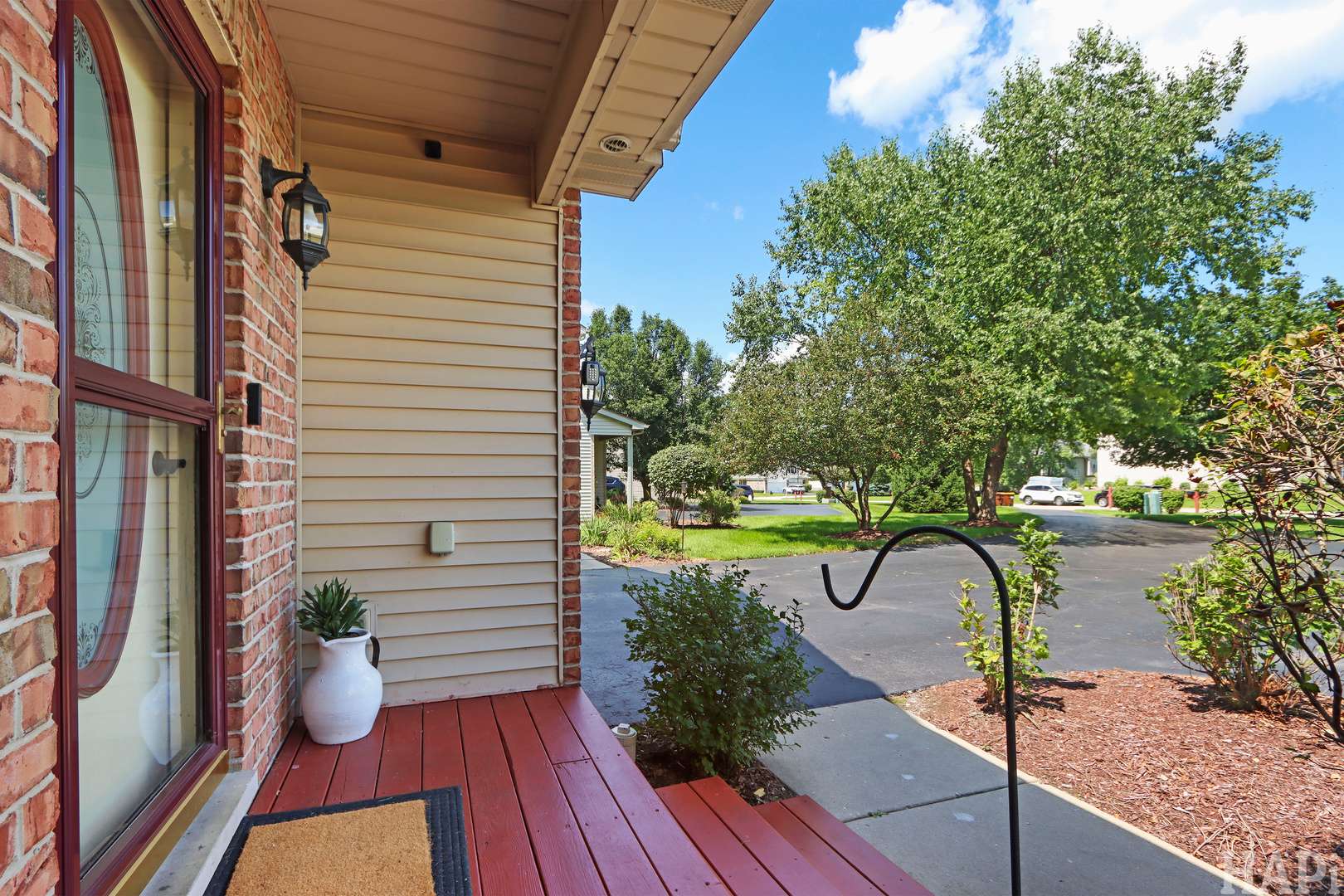 1429 Rhett PL, Woodstock, IL 60098