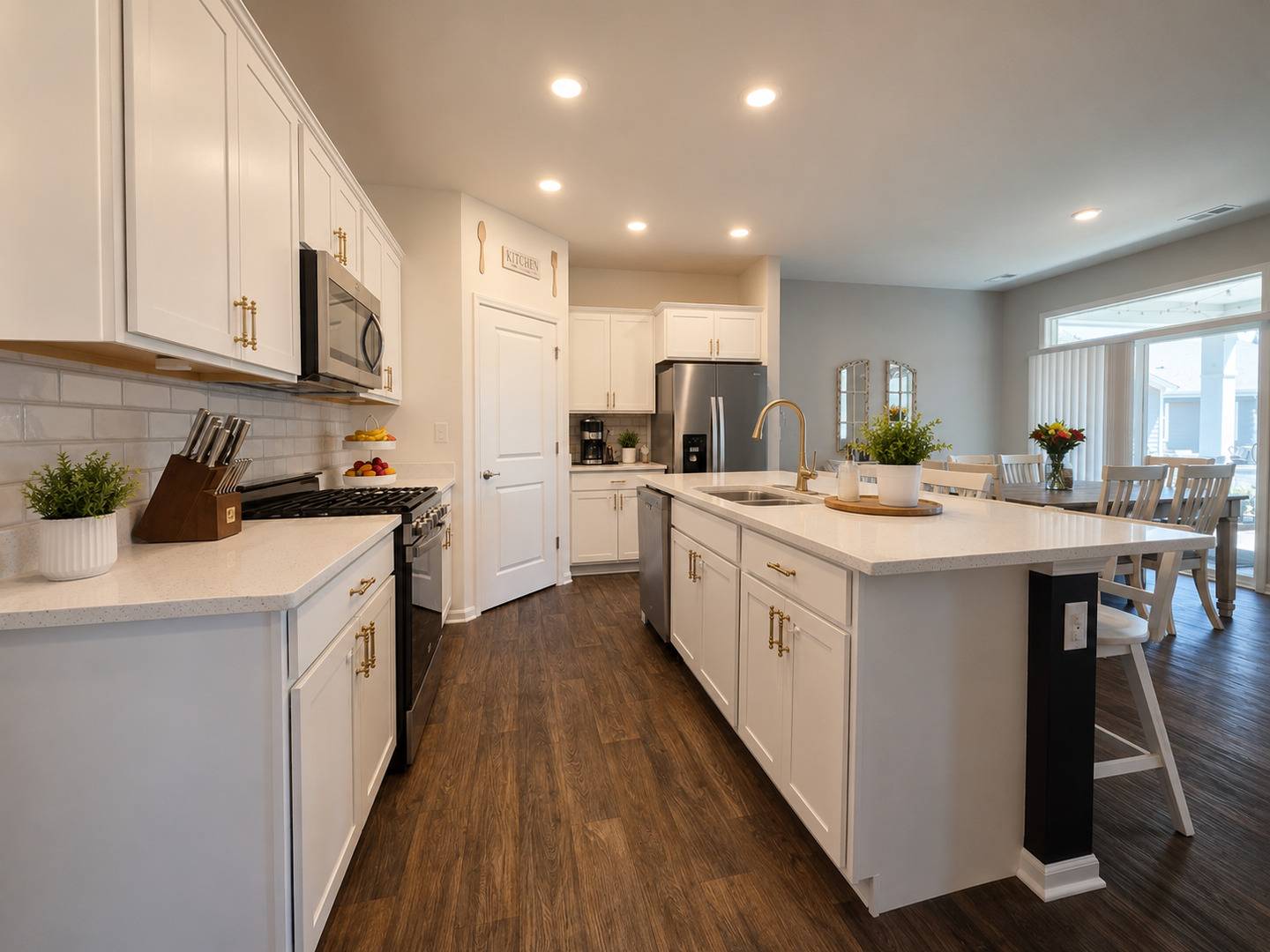 1200 Redtail CIR, Woodstock, IL 60098