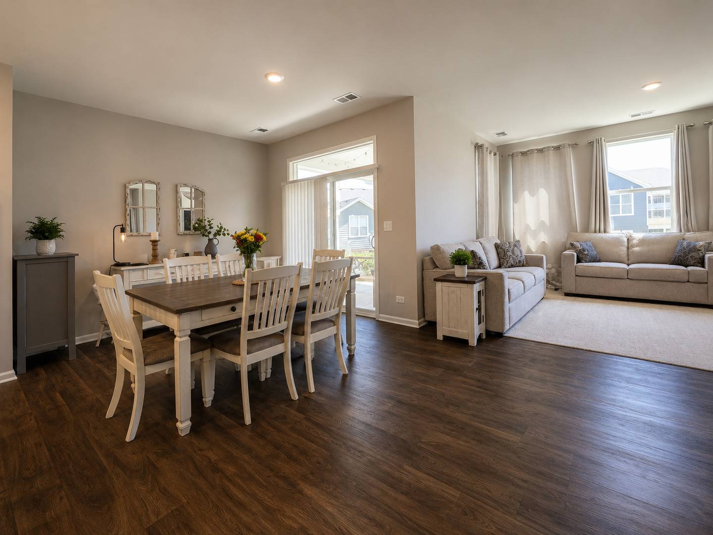 1200 Redtail CIR, Woodstock, IL 60098