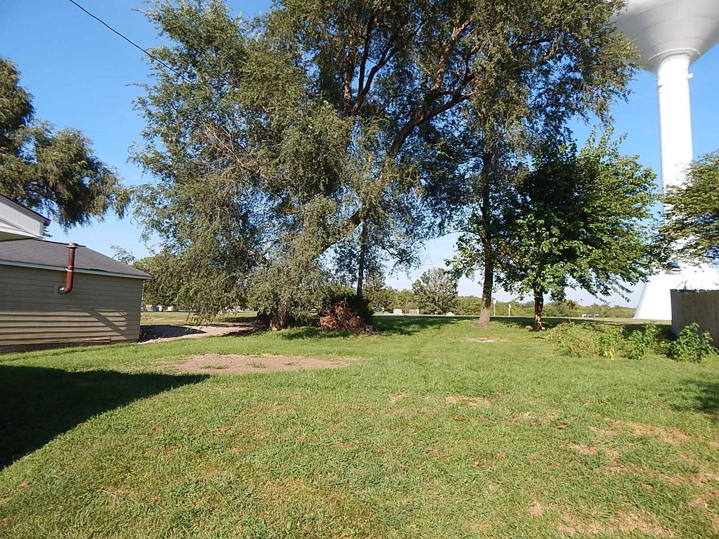 1109 Hacker ST, Buffalo, IA 52728