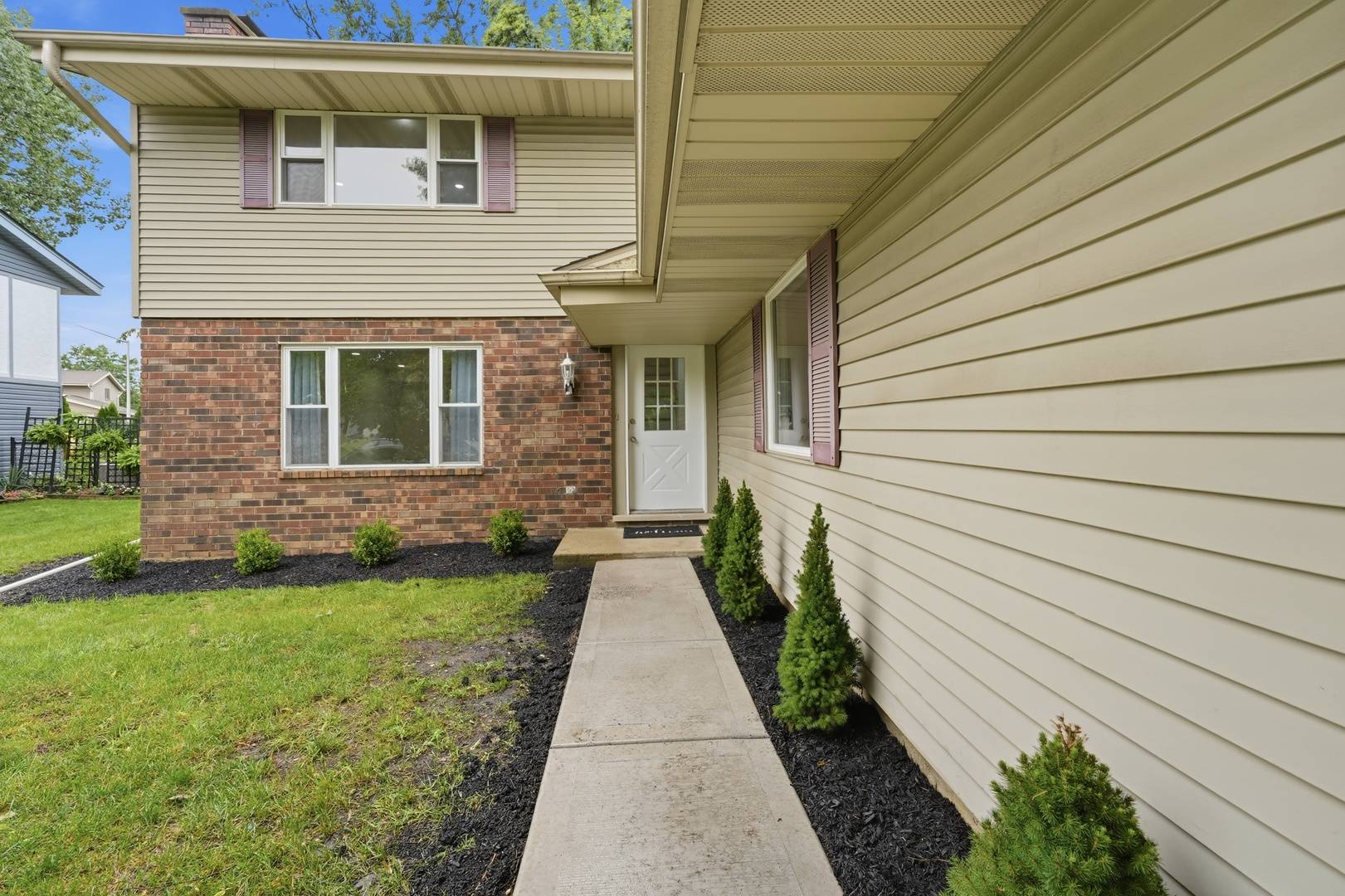 1134 Pinehurst LN, Schaumburg, IL 60193
