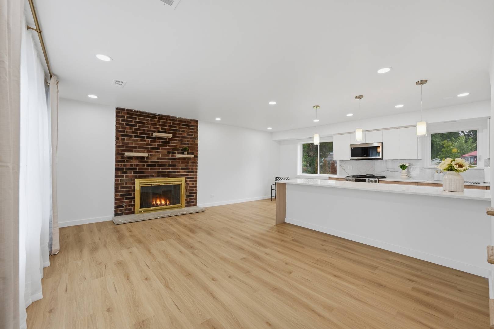 1134 Pinehurst LN, Schaumburg, IL 60193