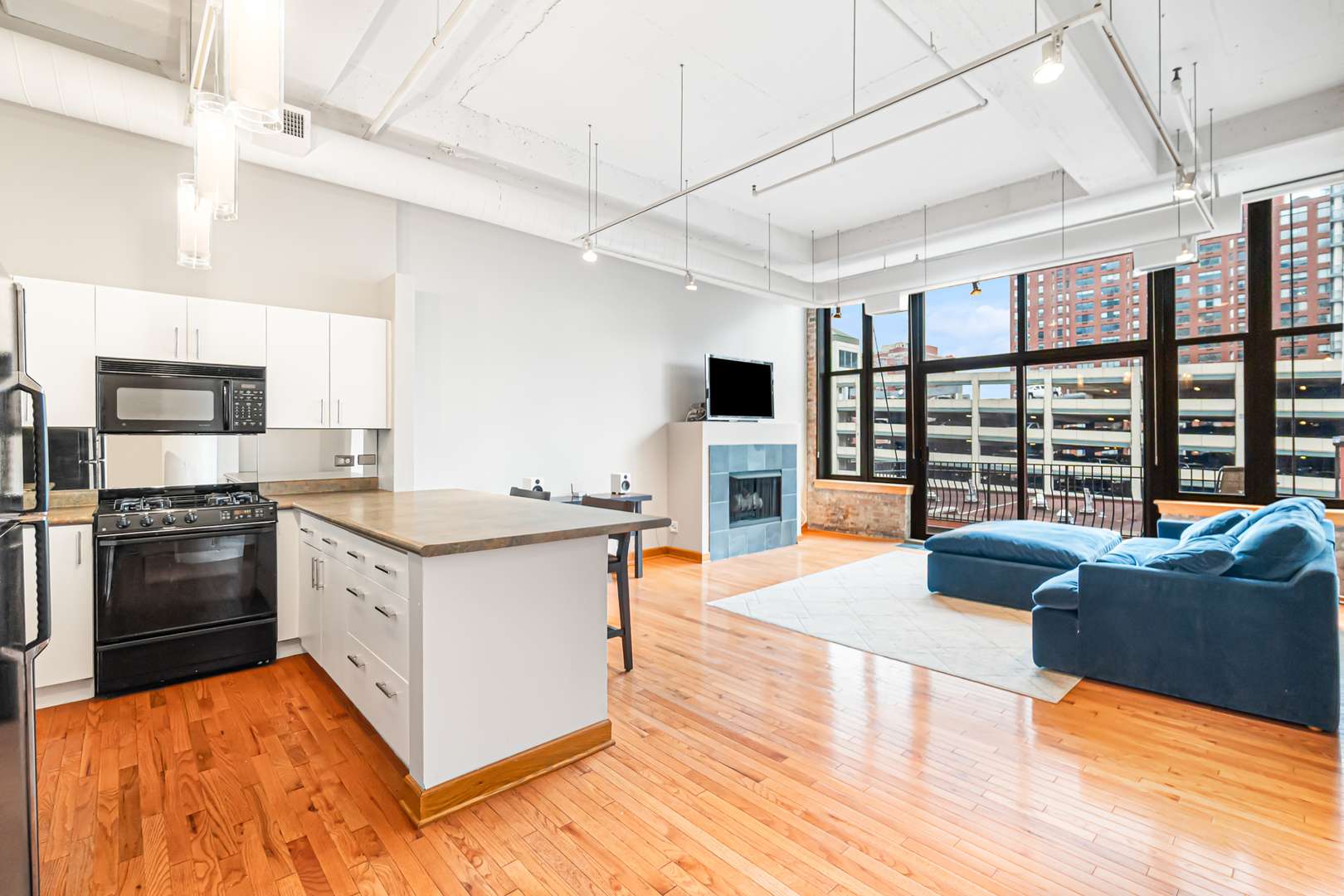 333 W HUBBARD ST #604, Chicago, IL 60654