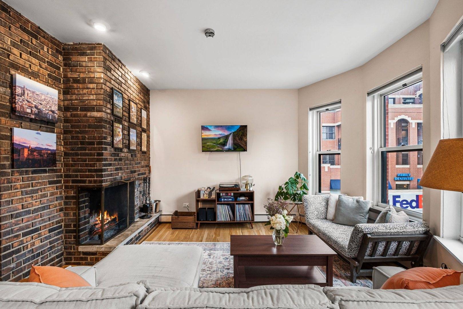 800 W George ST #2, Chicago, IL 60657