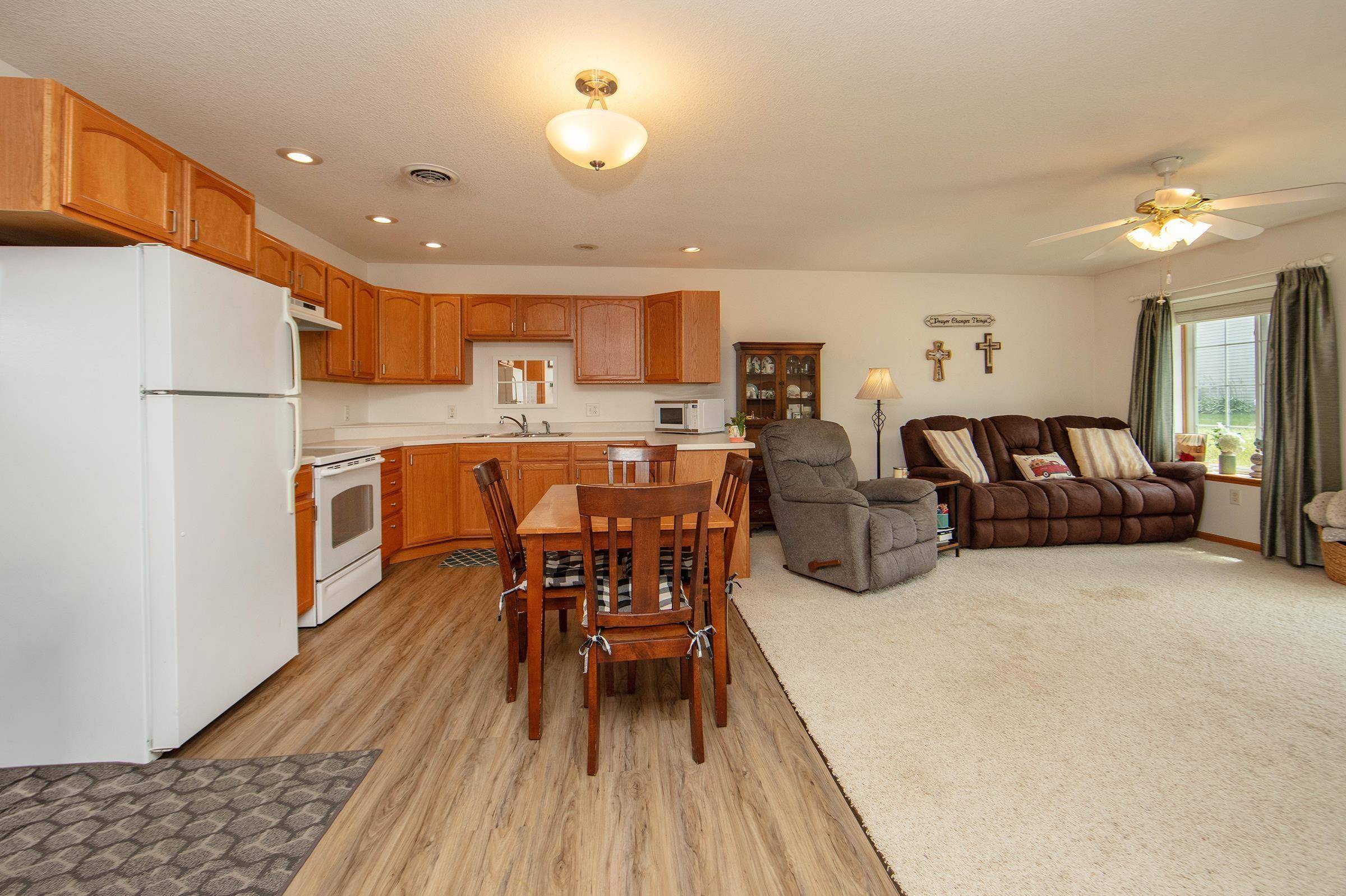 409 Garfield ST #G, Gladbrook, IA 50635