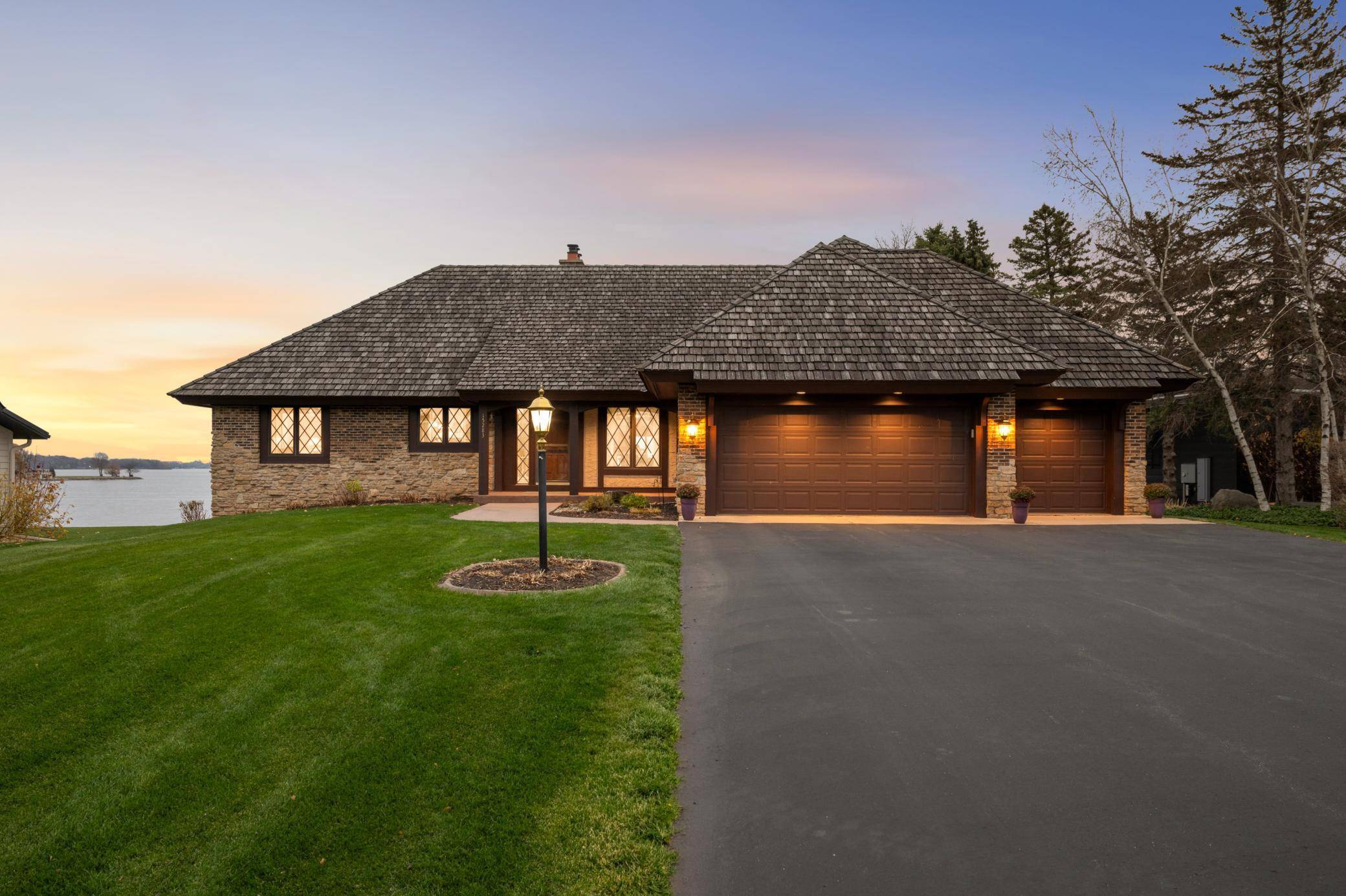 15283 Edgewater CIR NE, Prior Lake, MN 55372