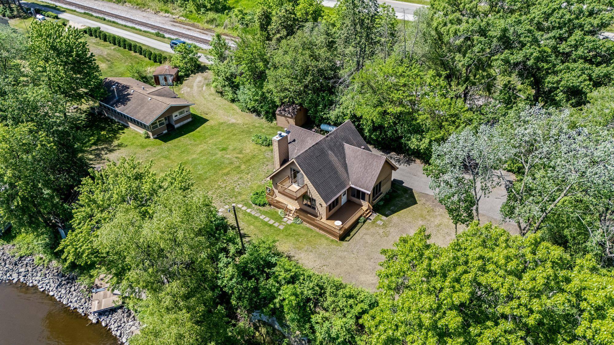 25020 Gull LN, Winona, MN 55987