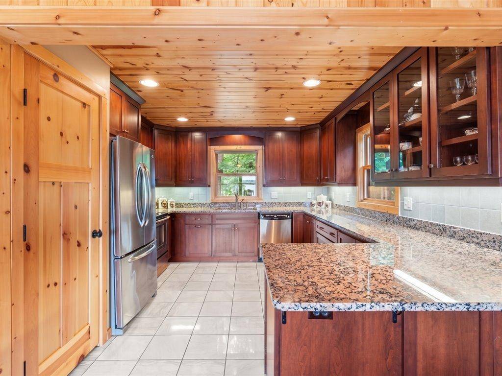 6485 Lendee DR, Nisswa, MN 56468