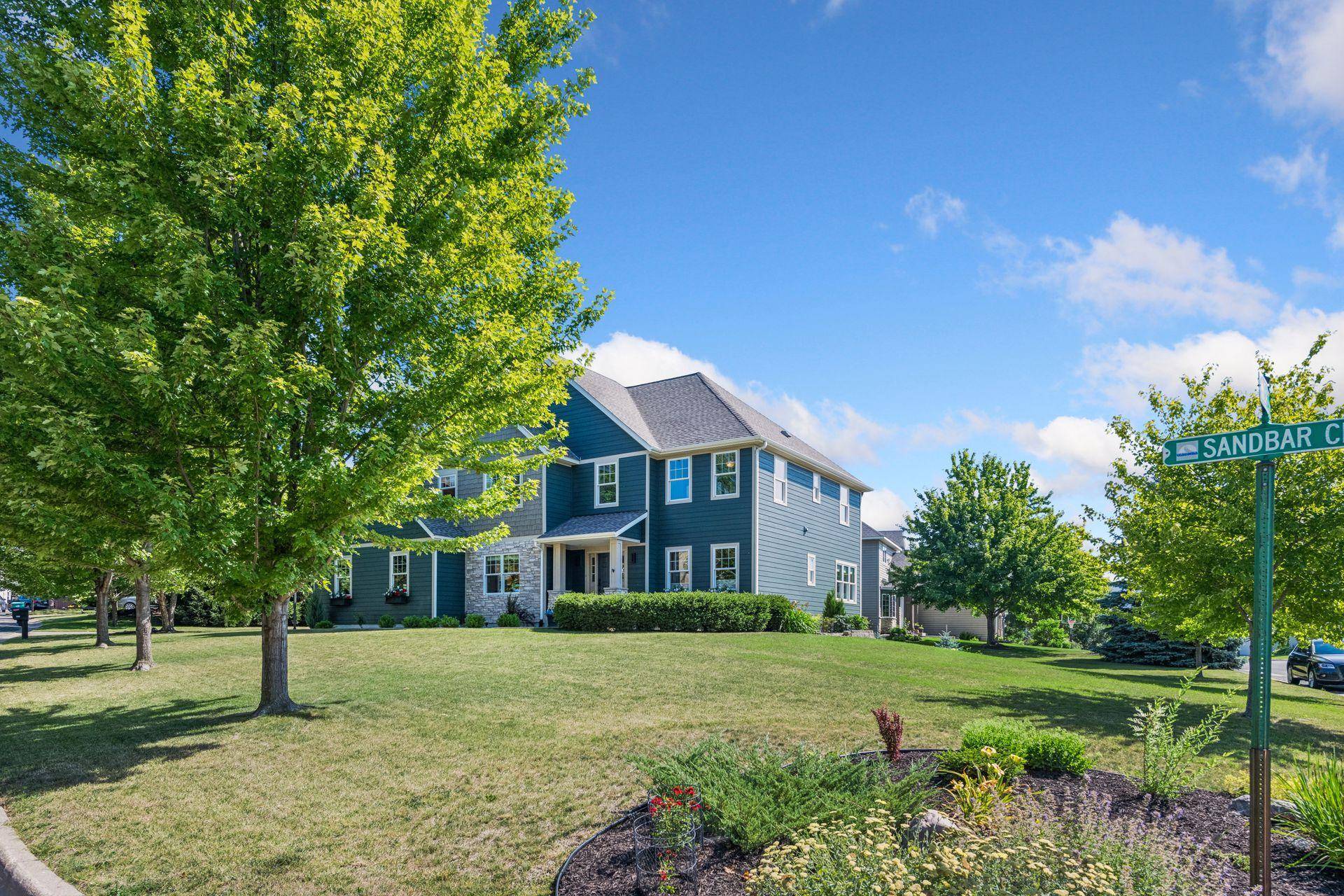 1879 Sandbar CIR, Waconia, MN 55387
