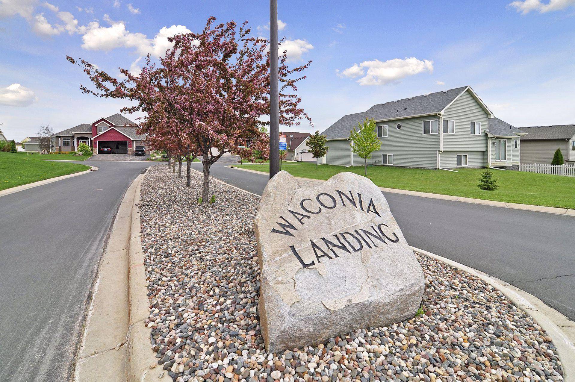 1879 Sandbar CIR, Waconia, MN 55387