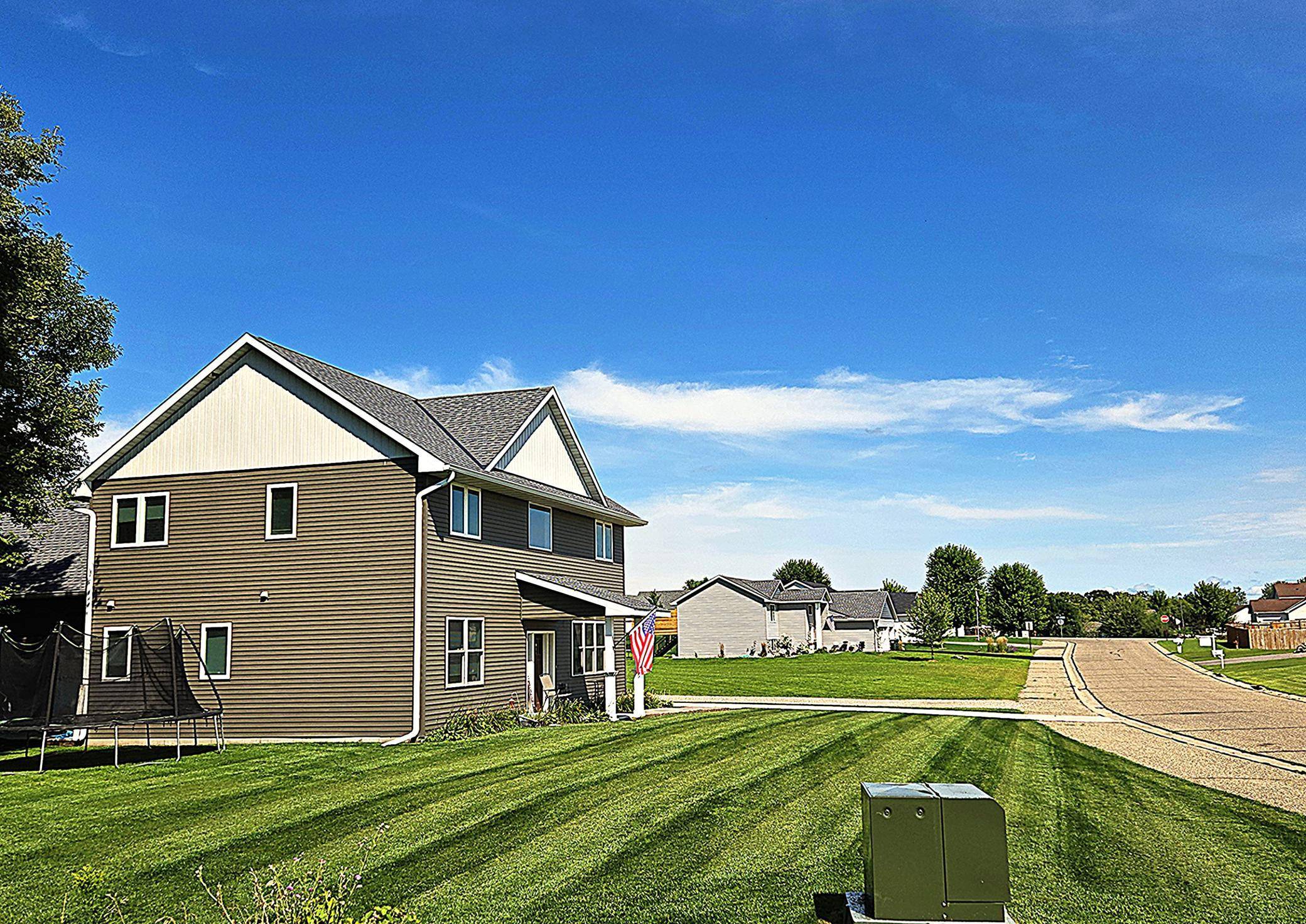 864 Beech LN S, Annandale, MN 55302