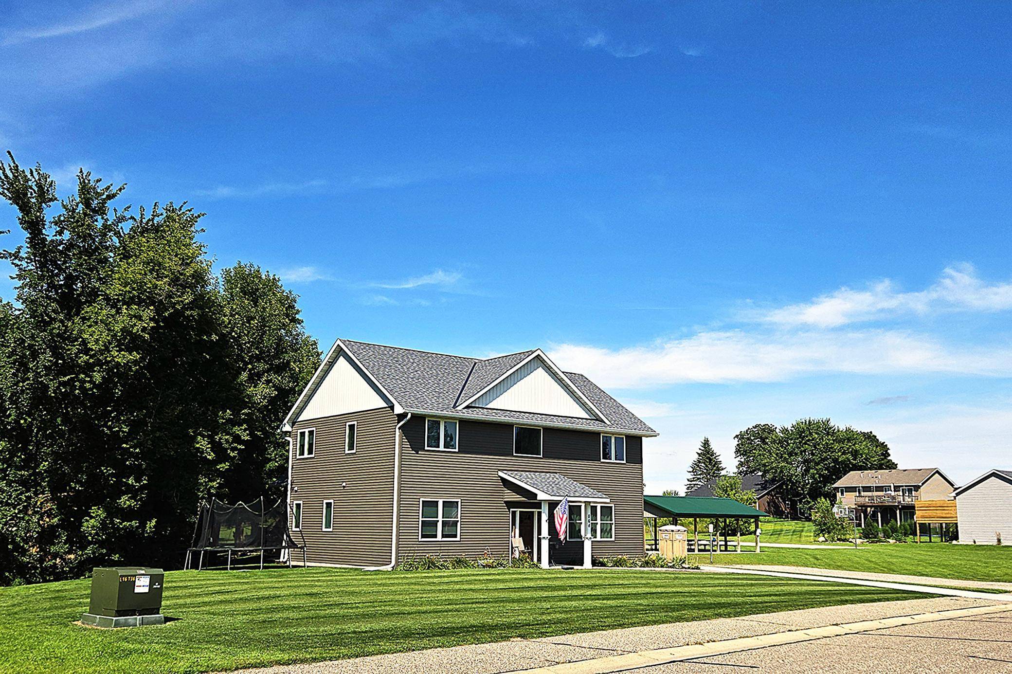 864 Beech LN S, Annandale, MN 55302