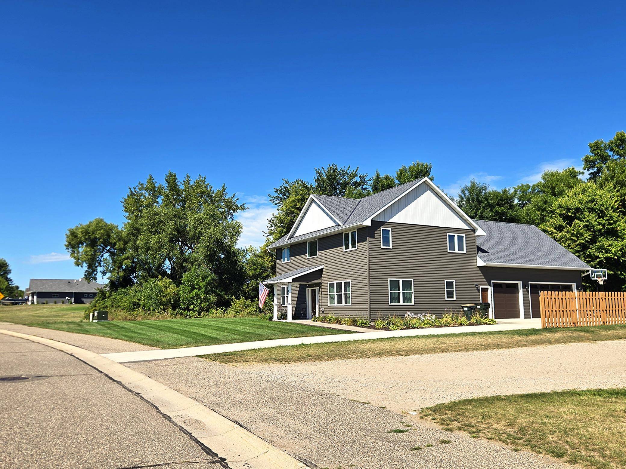 864 Beech LN S, Annandale, MN 55302