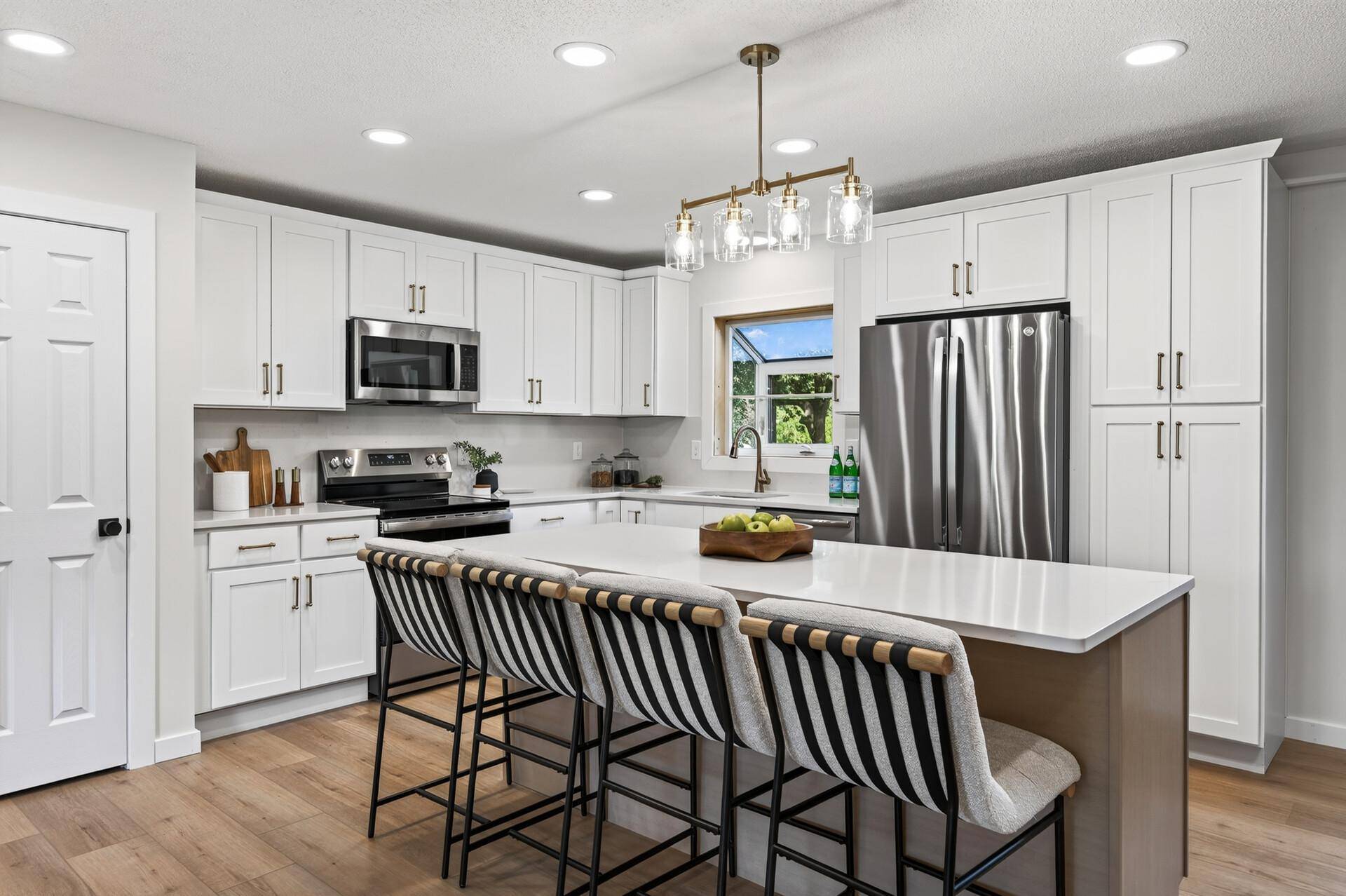 383 Walker DR, Vadnais Heights, MN 55127