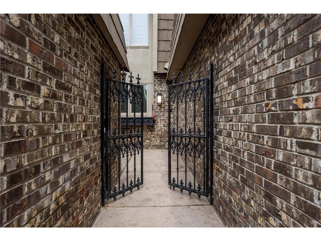10250 Berkshire RD, Bloomington, MN 55437