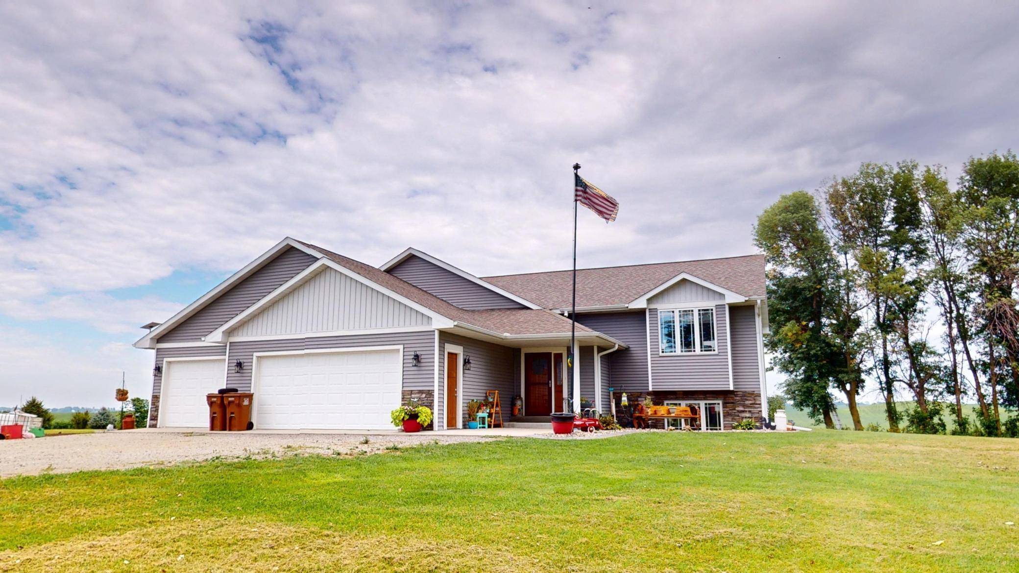 10479 92nd AVE SW, New Richland, MN 56072