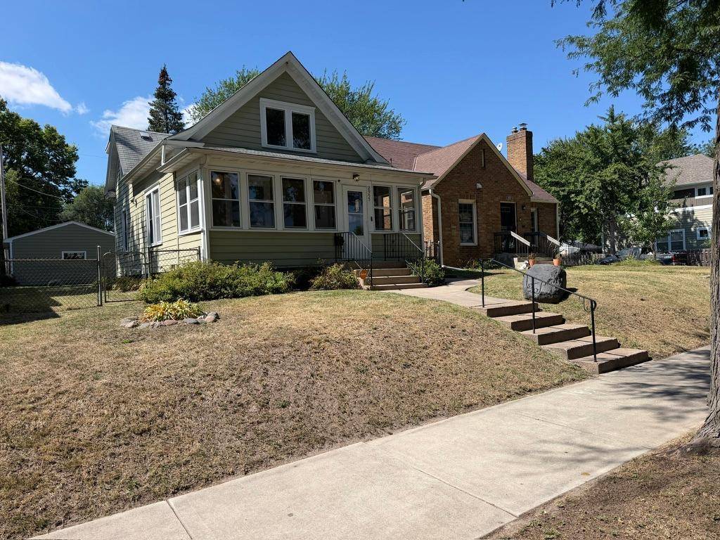 2955 Queen AVE N, Minneapolis, MN 55411