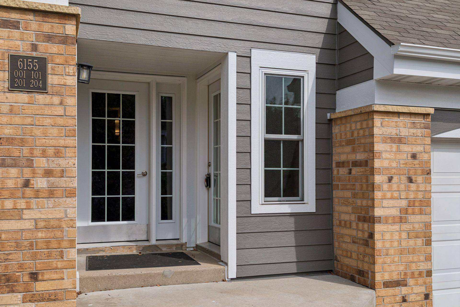 6155 Chasewood Pkwy #201, Minnetonka, MN 55343
