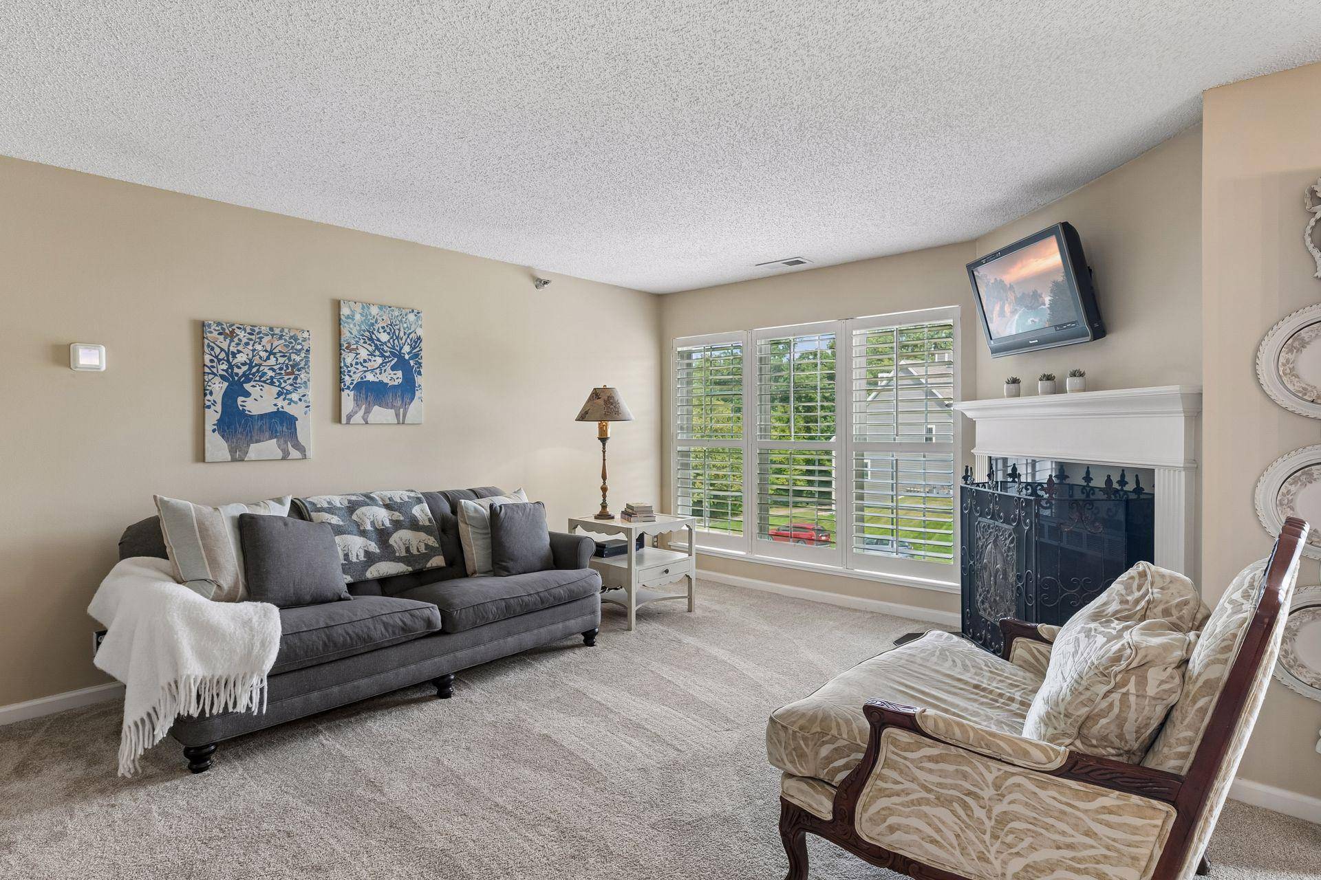 6155 Chasewood Pkwy #201, Minnetonka, MN 55343