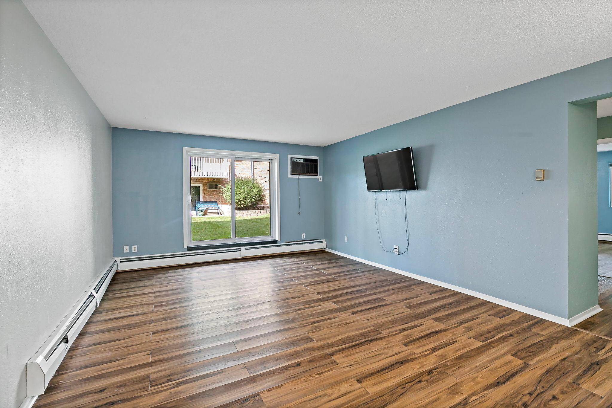 7318 W 22nd ST #111, Saint Louis Park, MN 55426