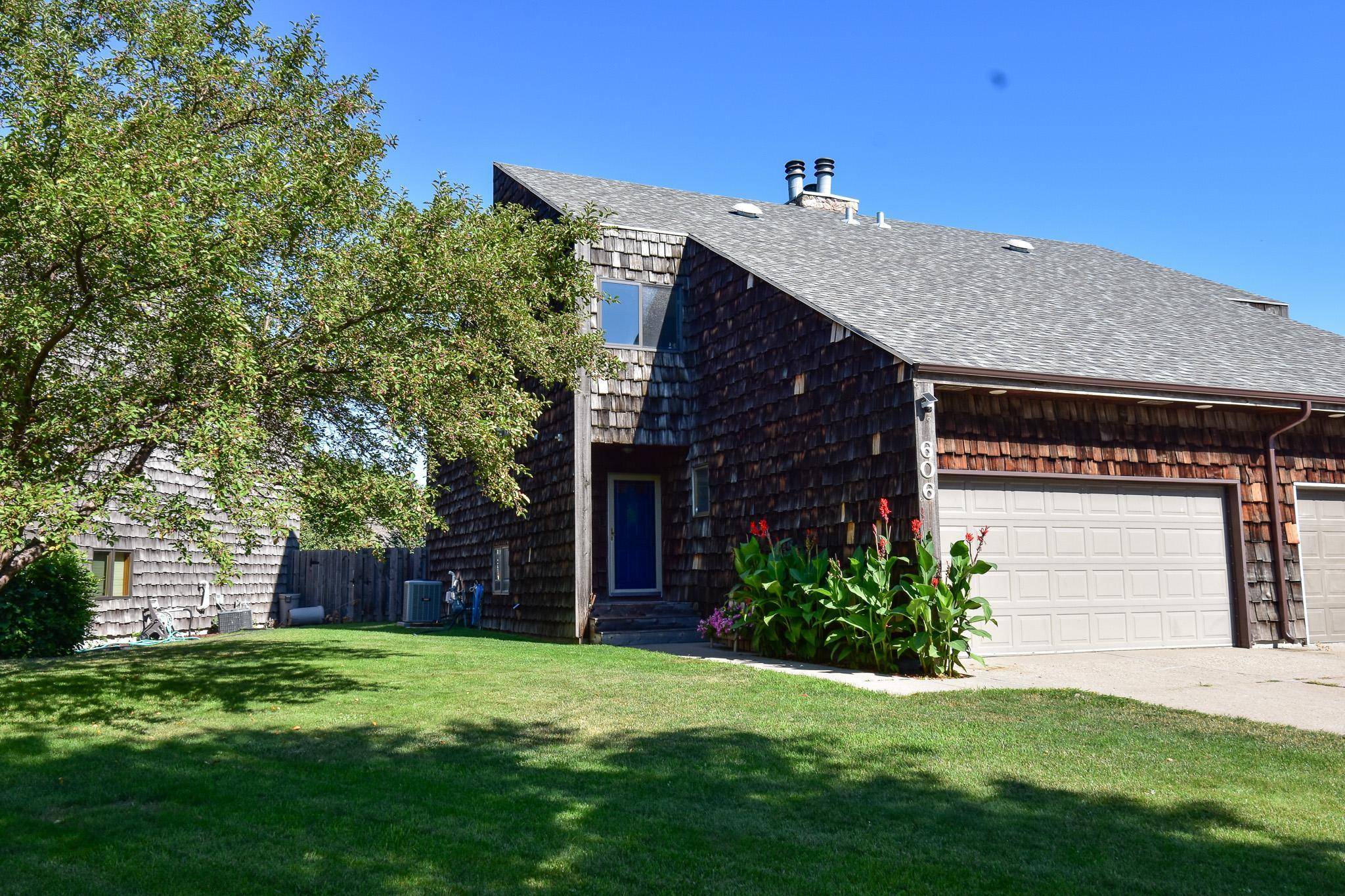 606 37th AVE S, Moorhead, MN 56560