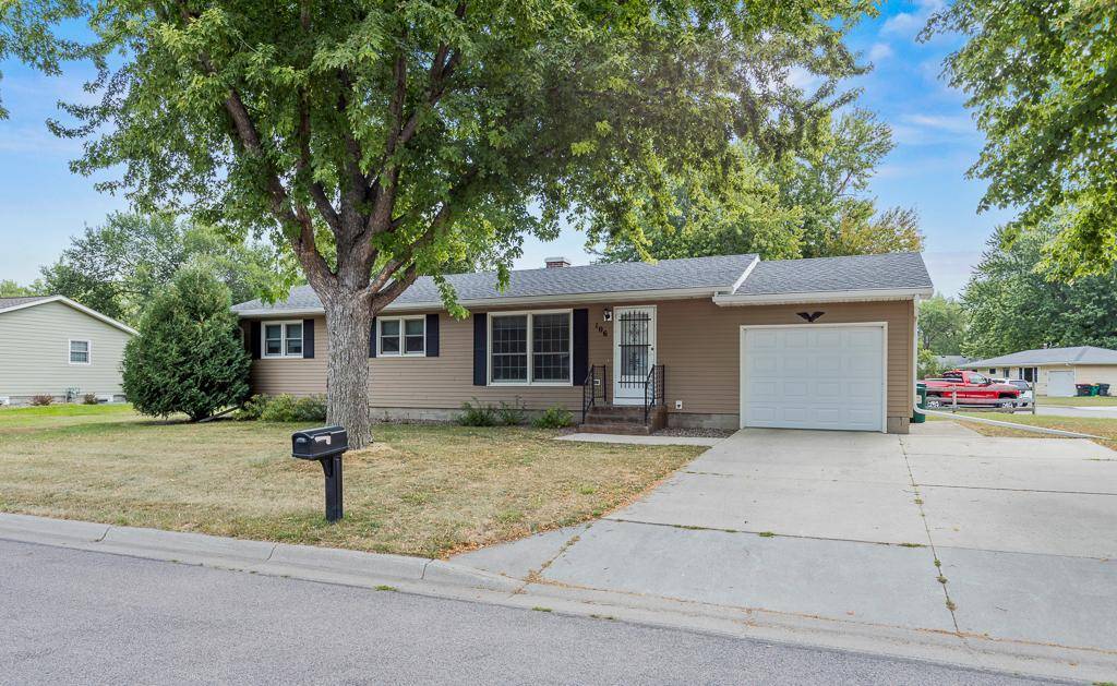 106 Ranch AVE, Marshall, MN 56258