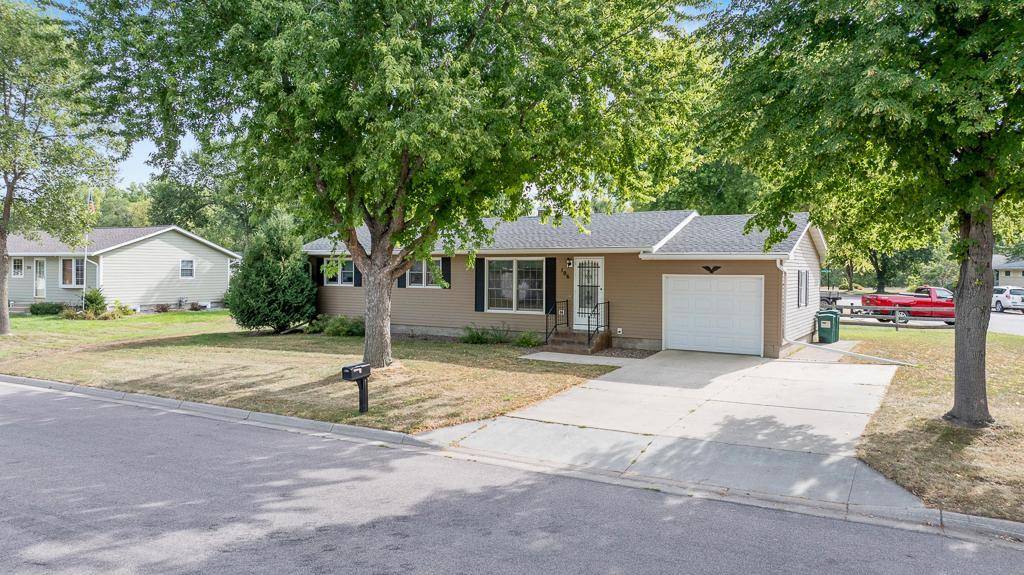 106 Ranch AVE, Marshall, MN 56258