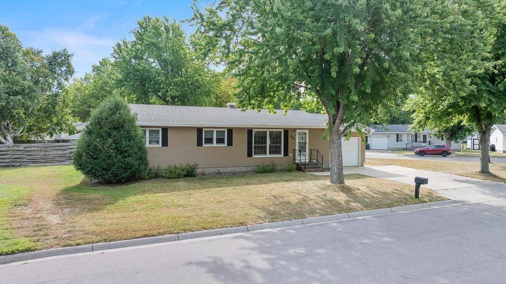 106 Ranch AVE, Marshall, MN 56258