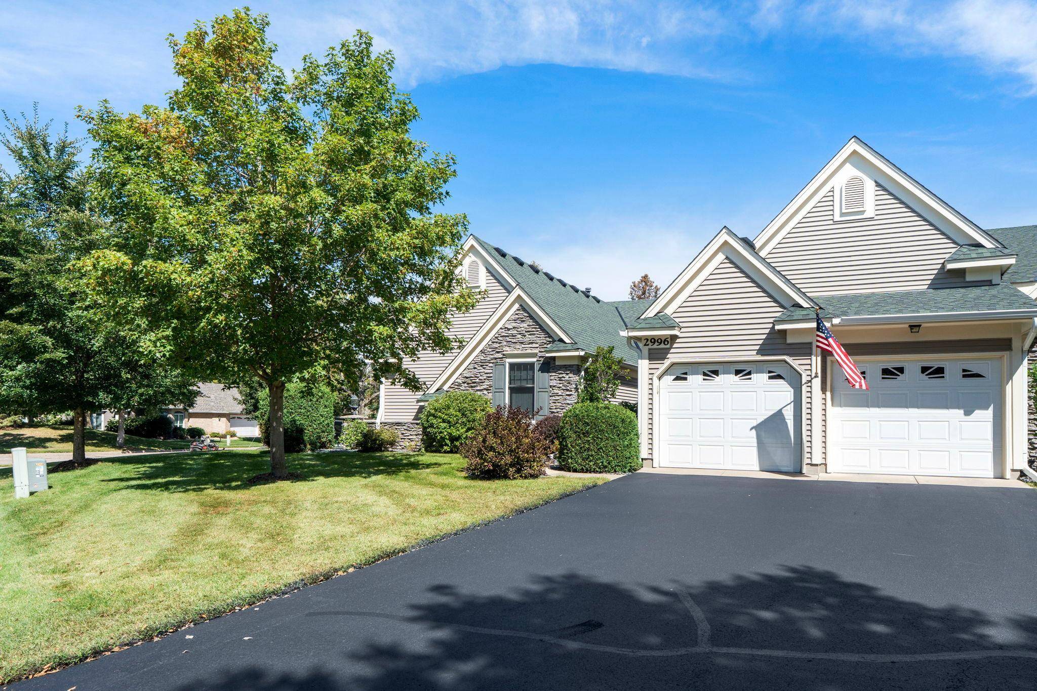 2996 Highcourte, Roseville, MN 55113