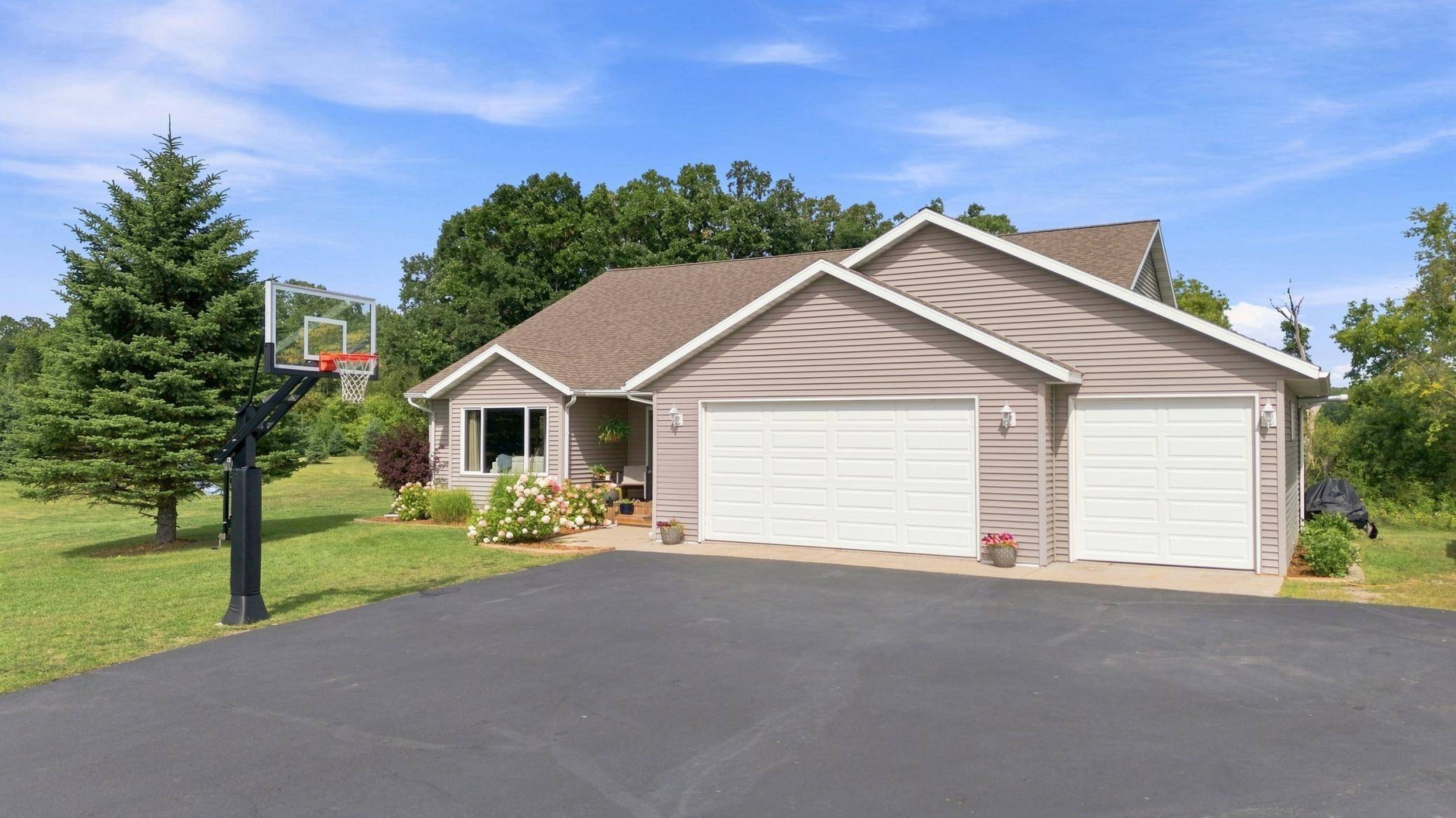 30860 Carefree LN, Frazee, MN 56544