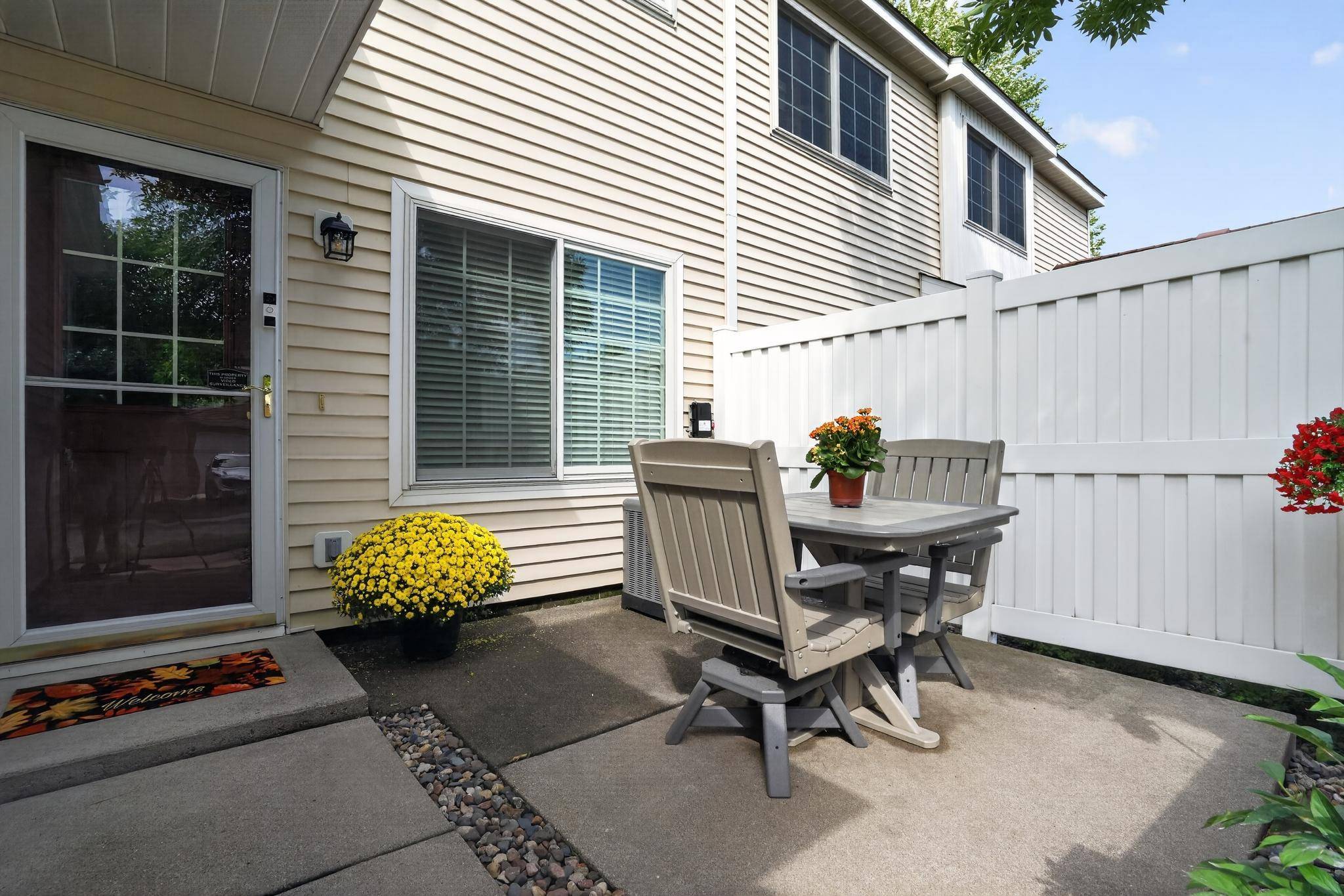 15955 Finch LN, Apple Valley, MN 55124