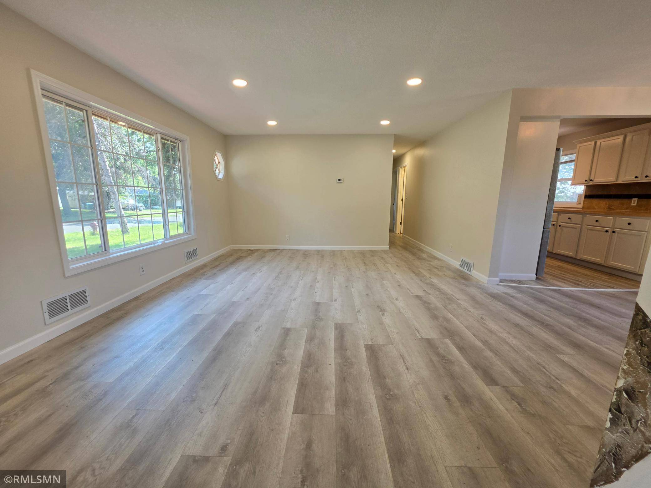 1306 Woodhill RD, Burnsville, MN 55337