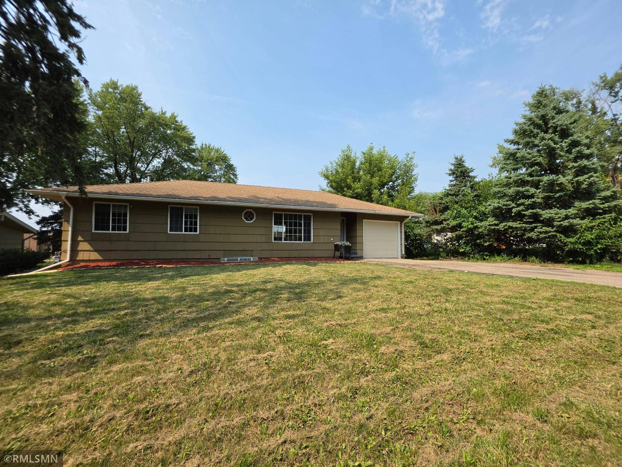 1306 Woodhill RD, Burnsville, MN 55337
