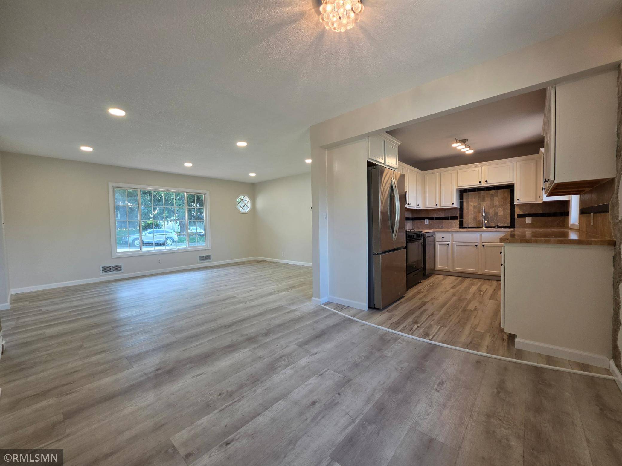 1306 Woodhill RD, Burnsville, MN 55337