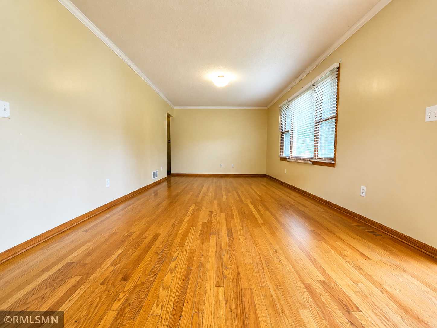 1066 Beatrice ST, Eagan, MN 55065