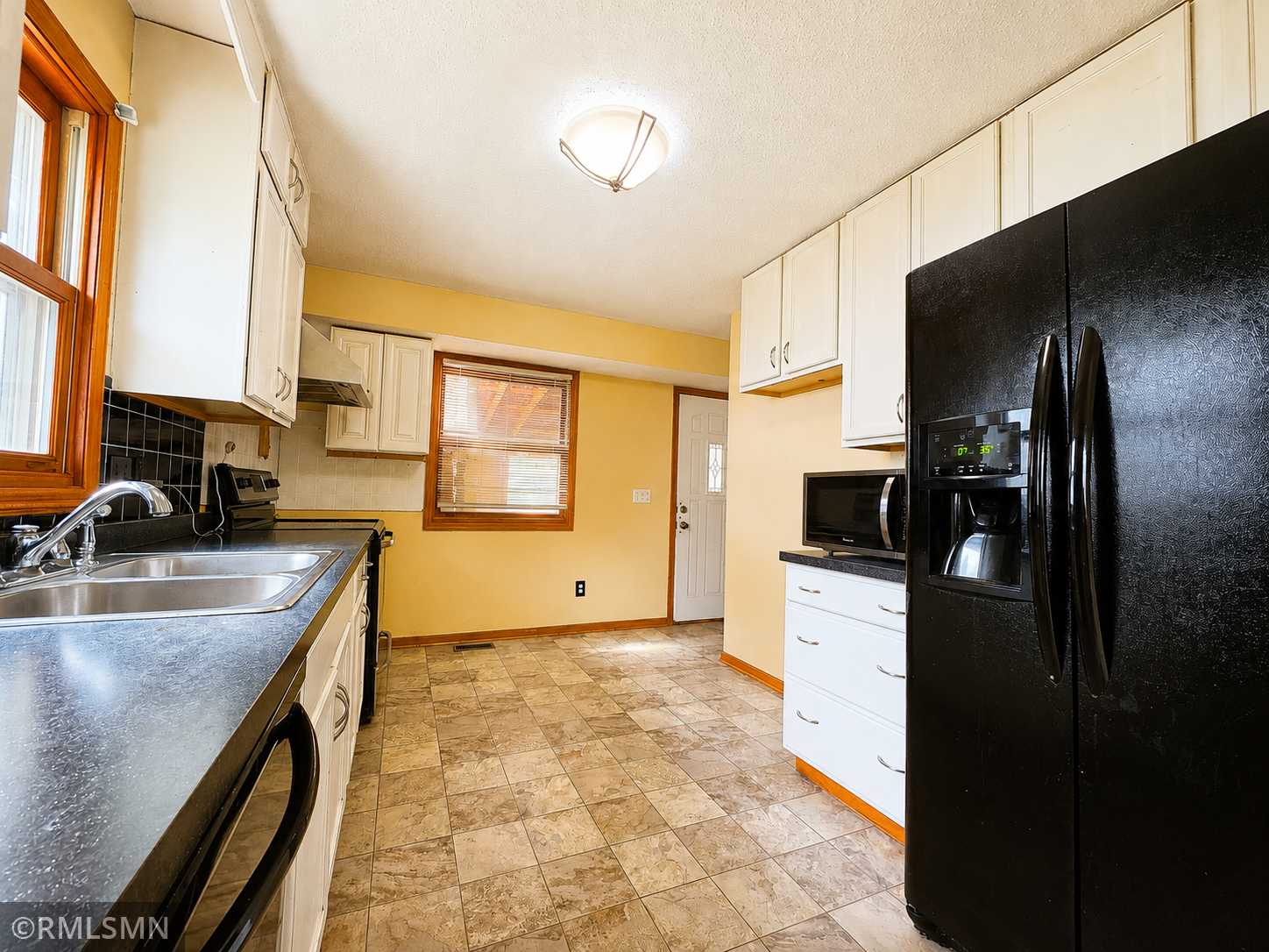 1066 Beatrice ST, Eagan, MN 55065