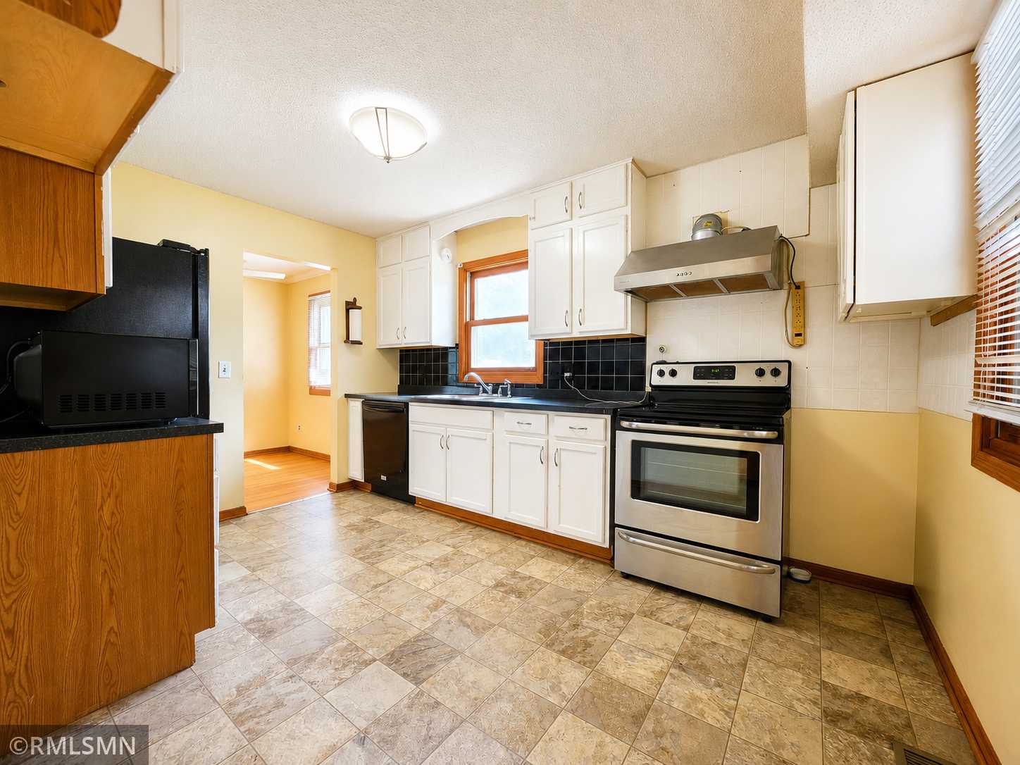 1066 Beatrice ST, Eagan, MN 55065