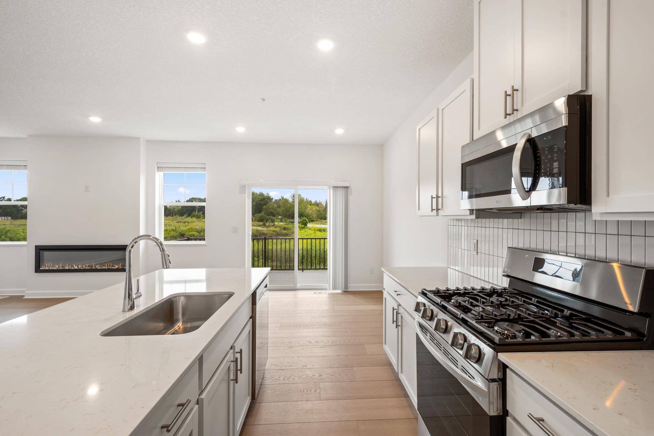 229 Huntington DR, Waconia, MN 55387