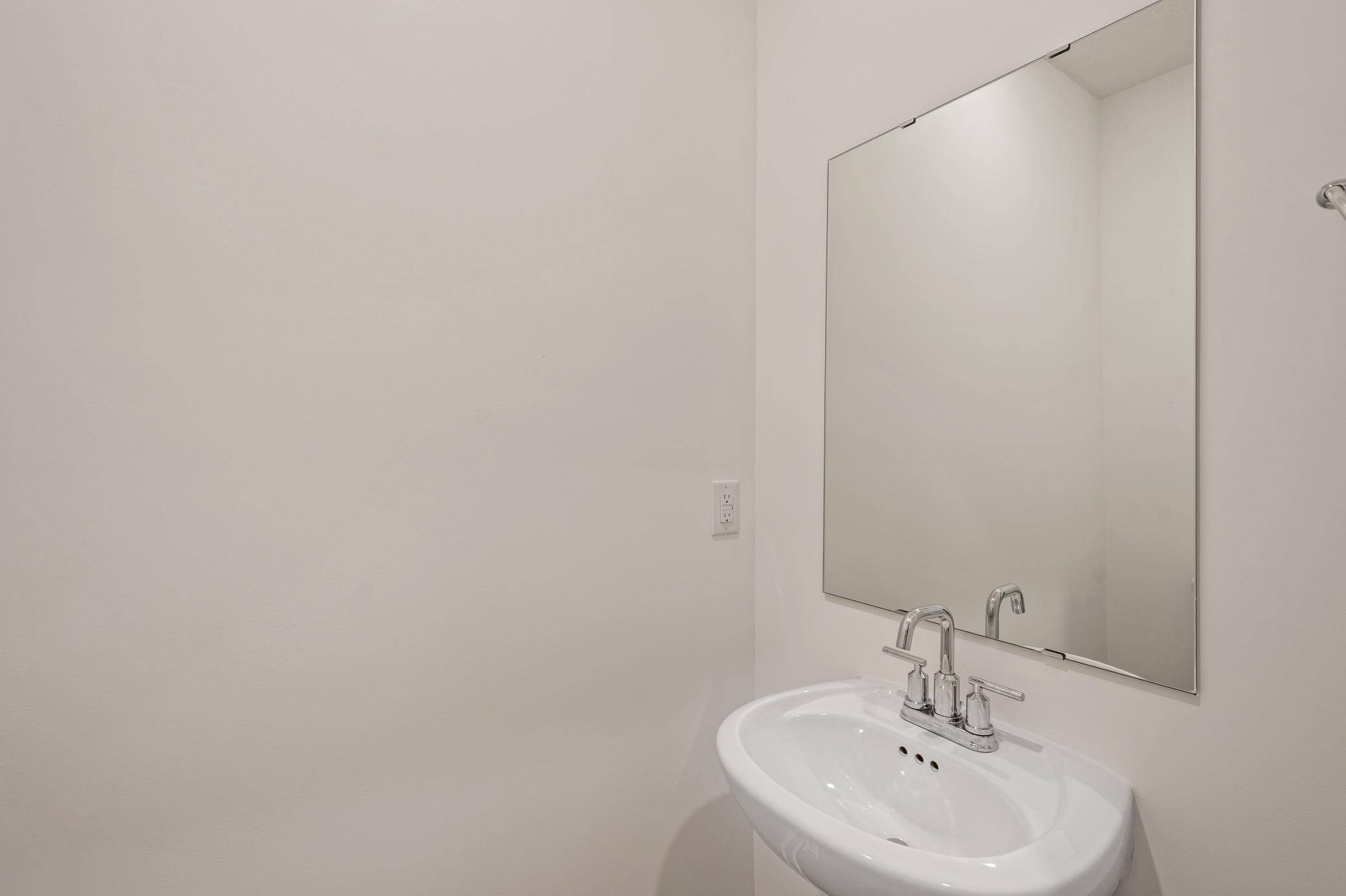229 Huntington DR, Waconia, MN 55387