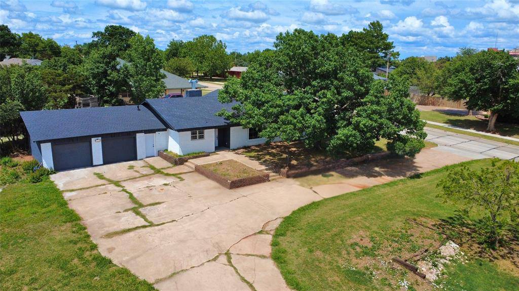 2 NW 36th ST, Lawton, OK 73505