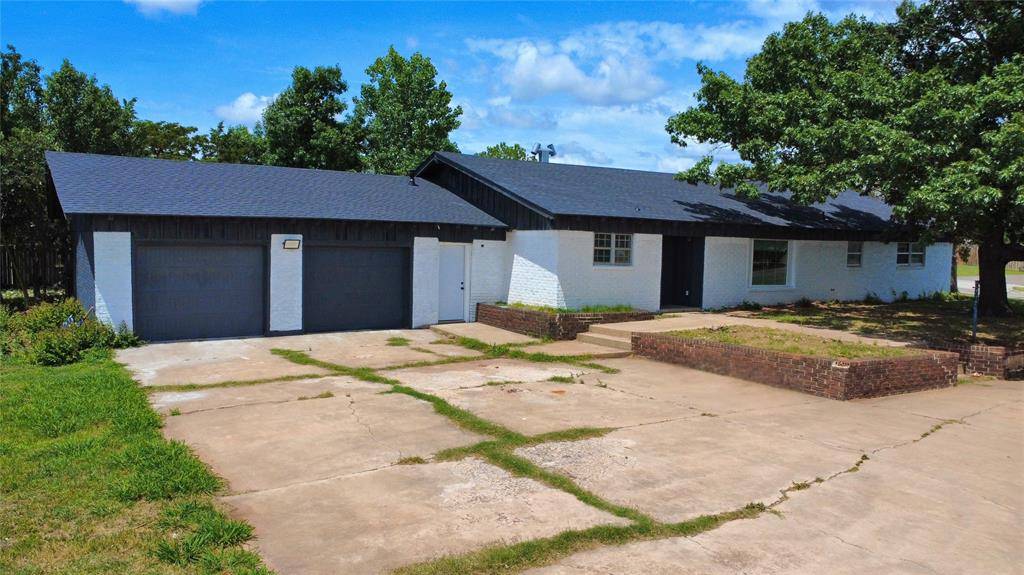 2 NW 36th ST, Lawton, OK 73505